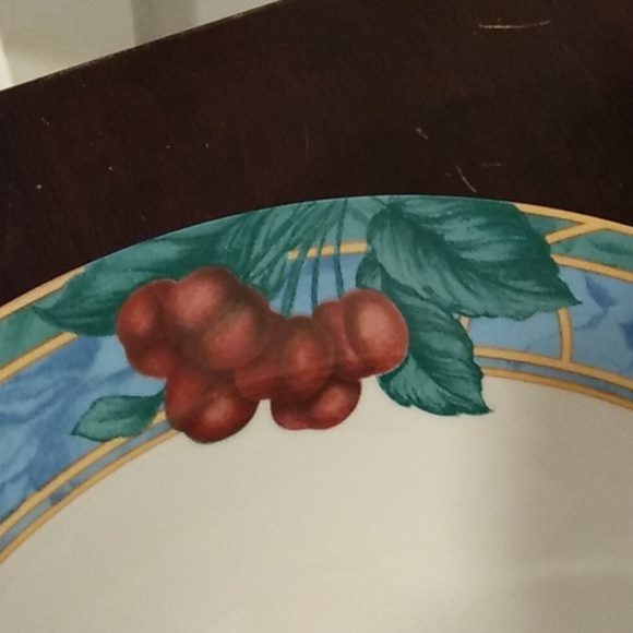 Porcelain Victoria Beal Forbidden Fruit Bowl 9024 - Picture 5 of 7